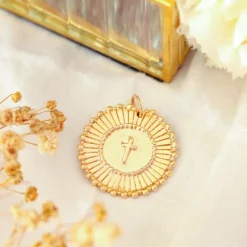 Perrine et Antoinette Grands Pendentifs | Pendentifs Religieux^PENDENTIF CHRISSIA